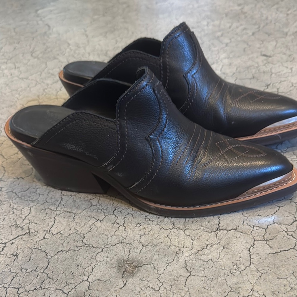 Black Mules with Sleek Design and Comfort